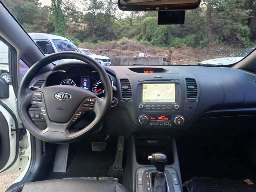 KIA K3 - Vista 8