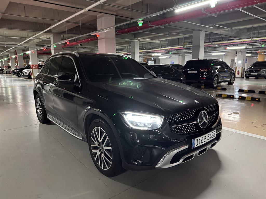 Mercedes Benz GLC Class - Vista 5
