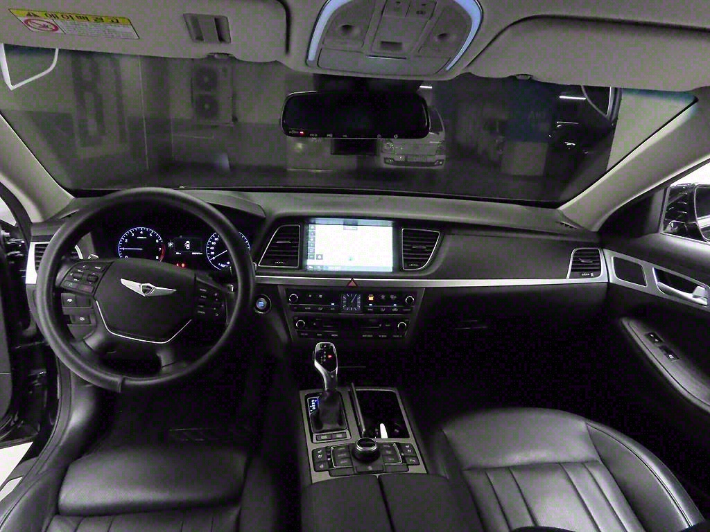 HYUNDAI Genesis - Vista 7