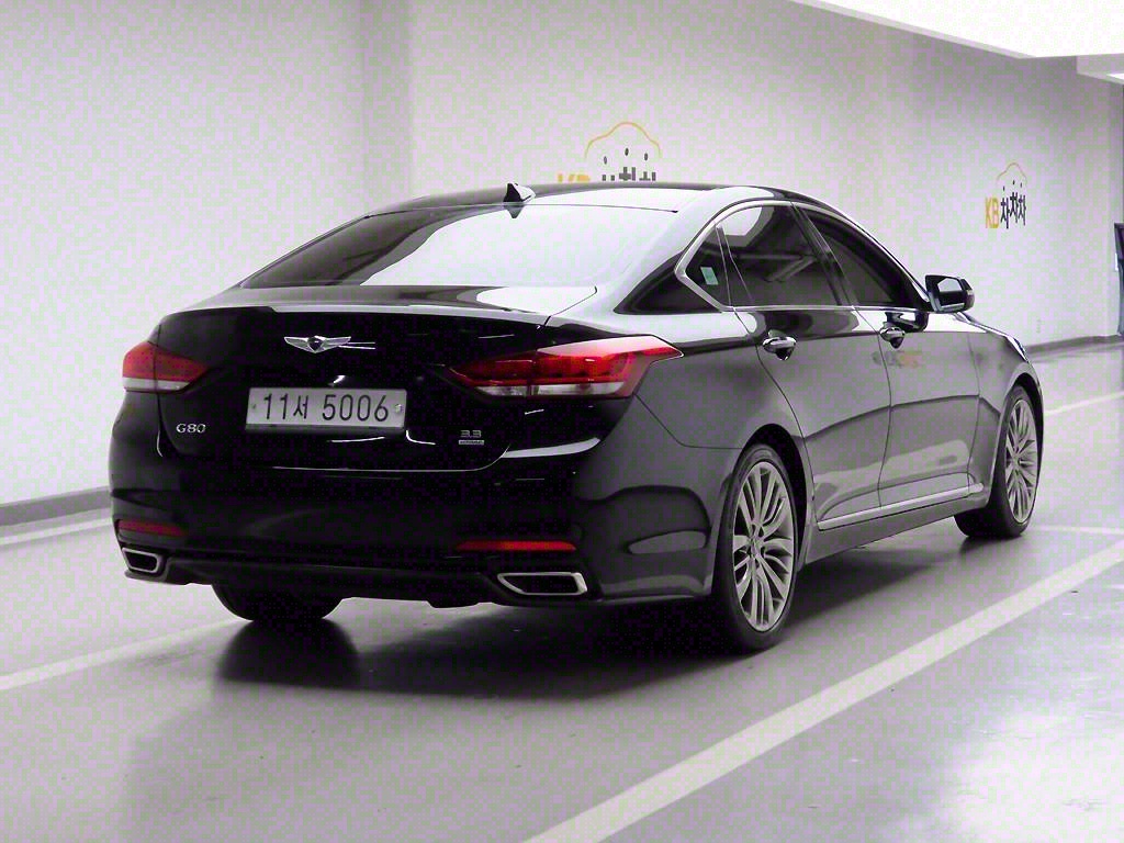 HYUNDAI Genesis - Vista 4