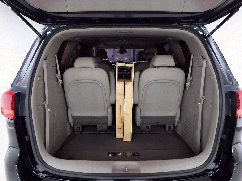 KIA Carnival - Vista 5