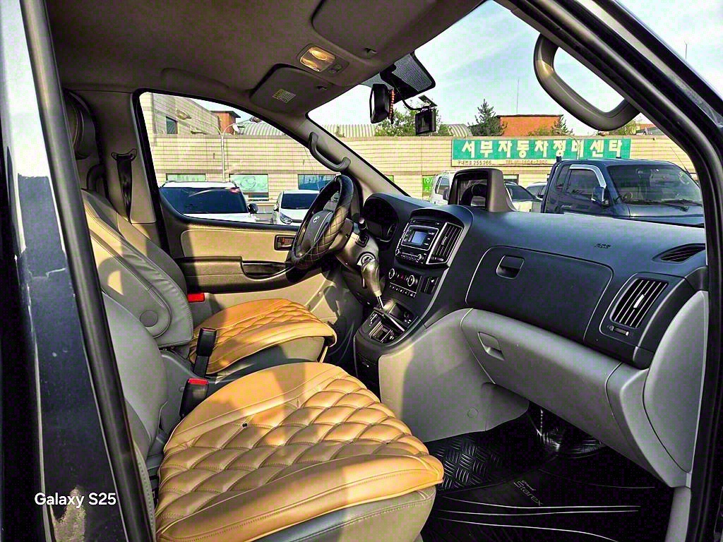 HYUNDAI Starex - Vista 10