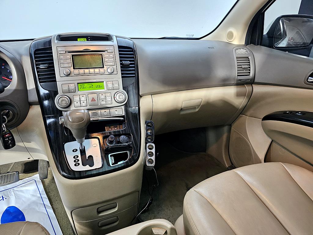 KIA Carnival - Vista 10