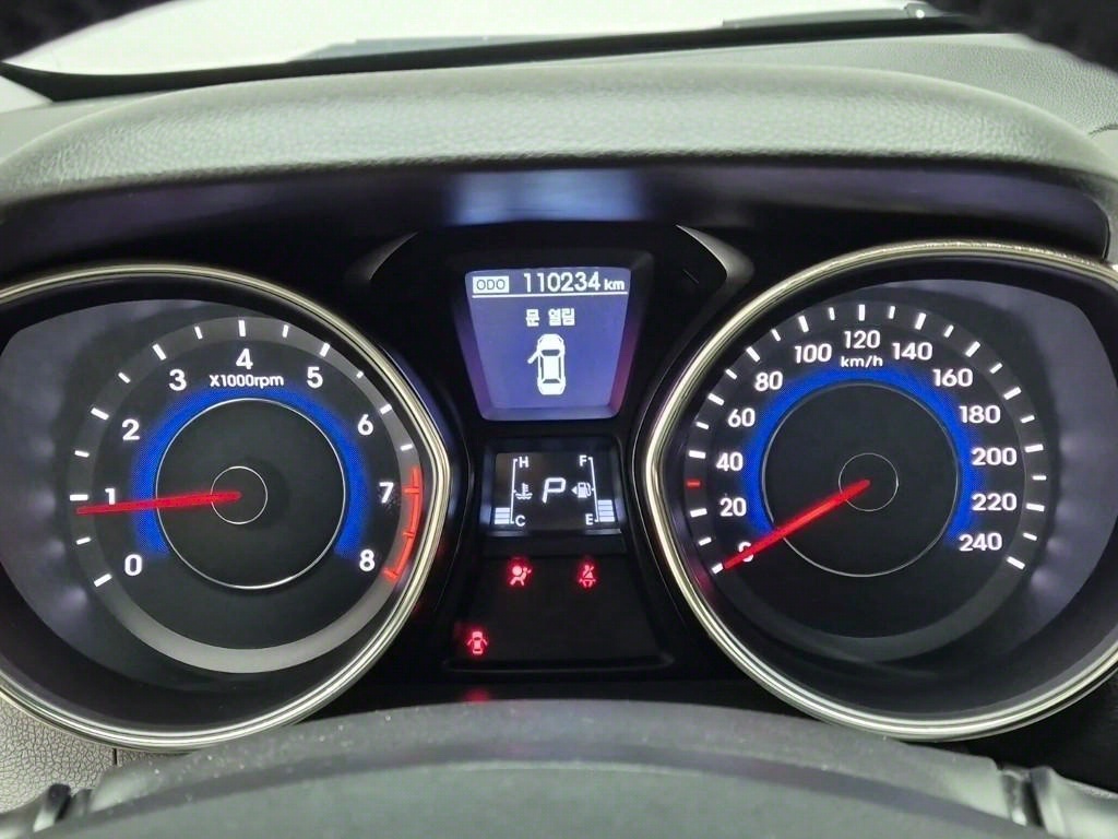 HYUNDAI Avante - Vista 6