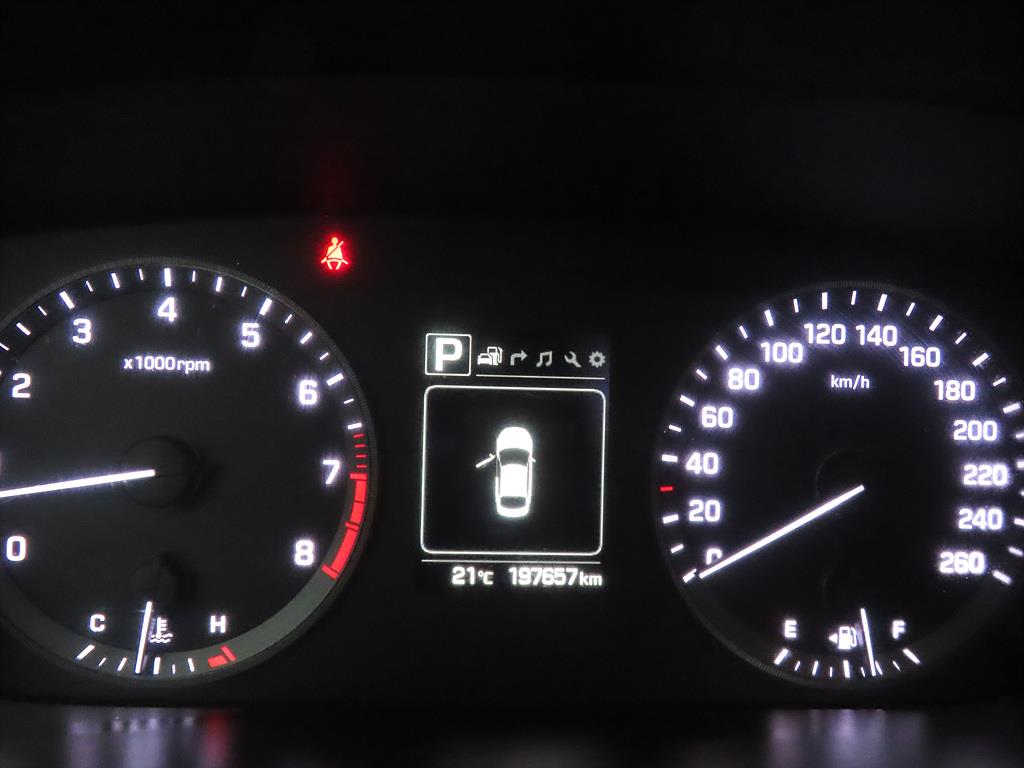 HYUNDAI Sonata - Vista 7