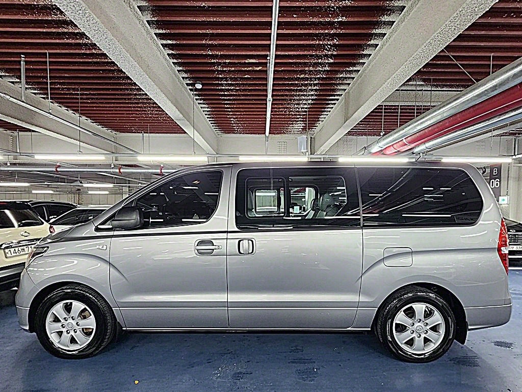 HYUNDAI Starex - Vista 7