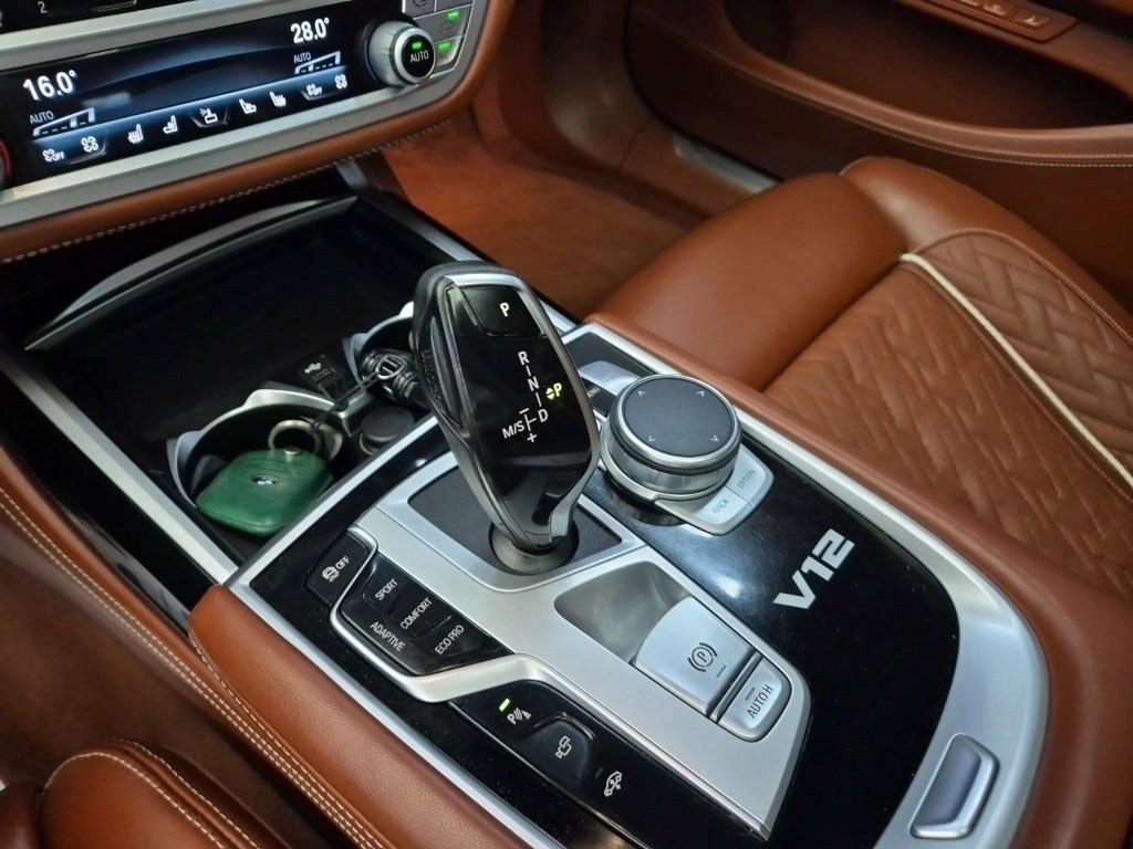 BMW 7 Series - Vista 8