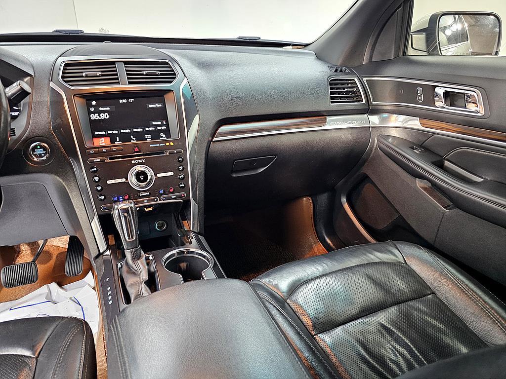 Ford Explorer - Vista 10