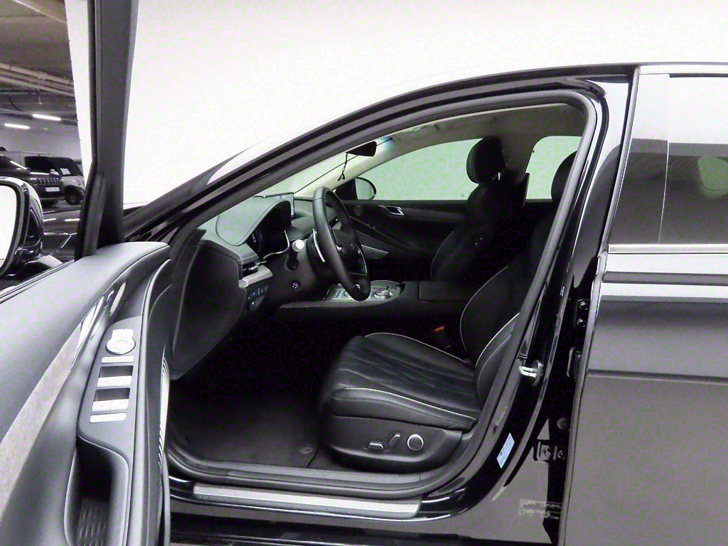 Genesis G80 - Vista 12