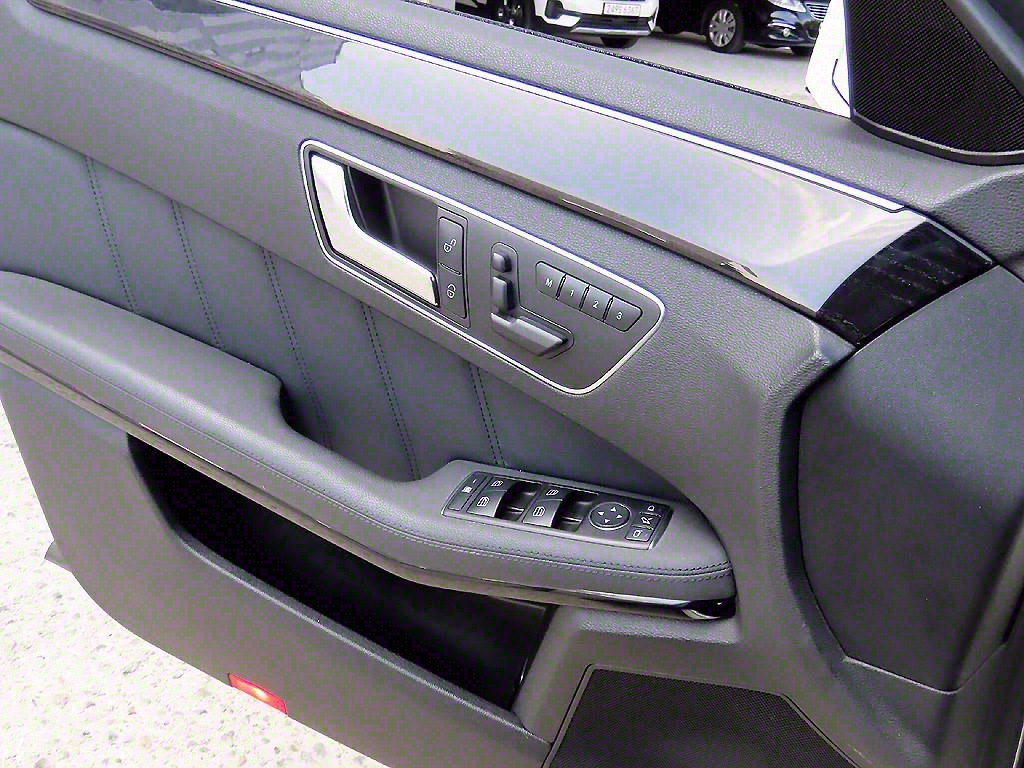 Mercedes Benz E class - Vista 11