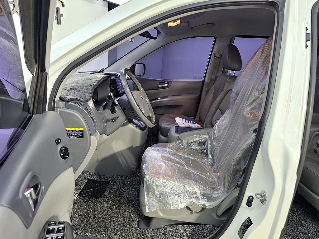 KIA Carnival - Vista 8