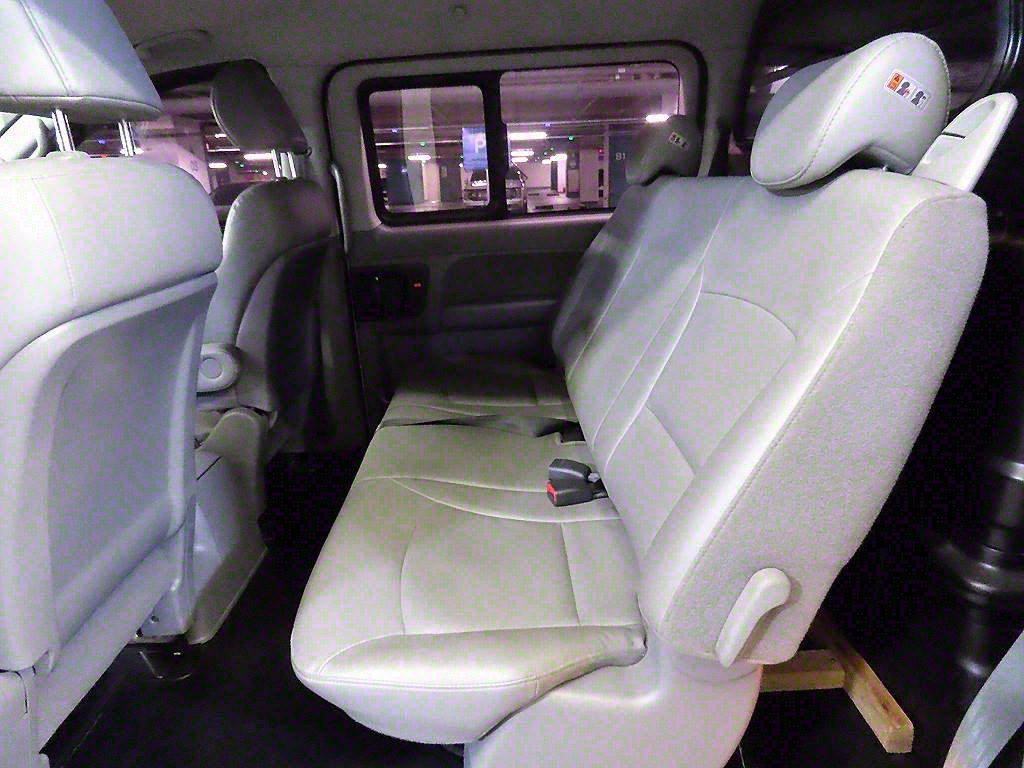 HYUNDAI Starex - Vista 7