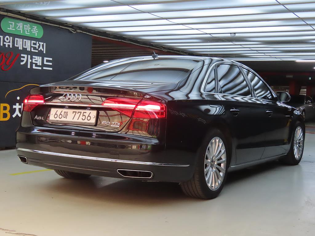 Audi A8 - Vista 4