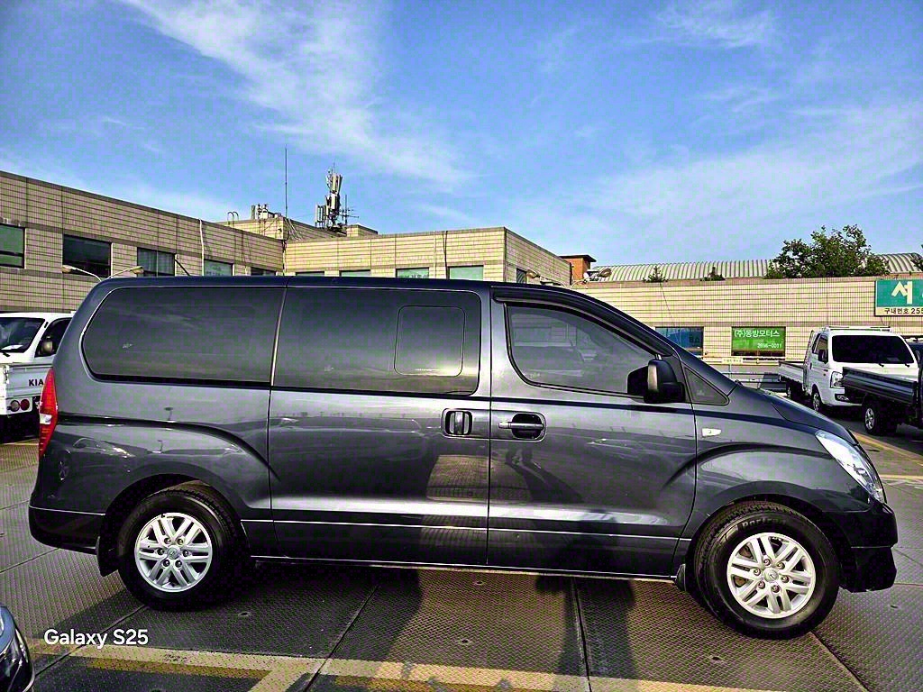 HYUNDAI Starex - Vista 7