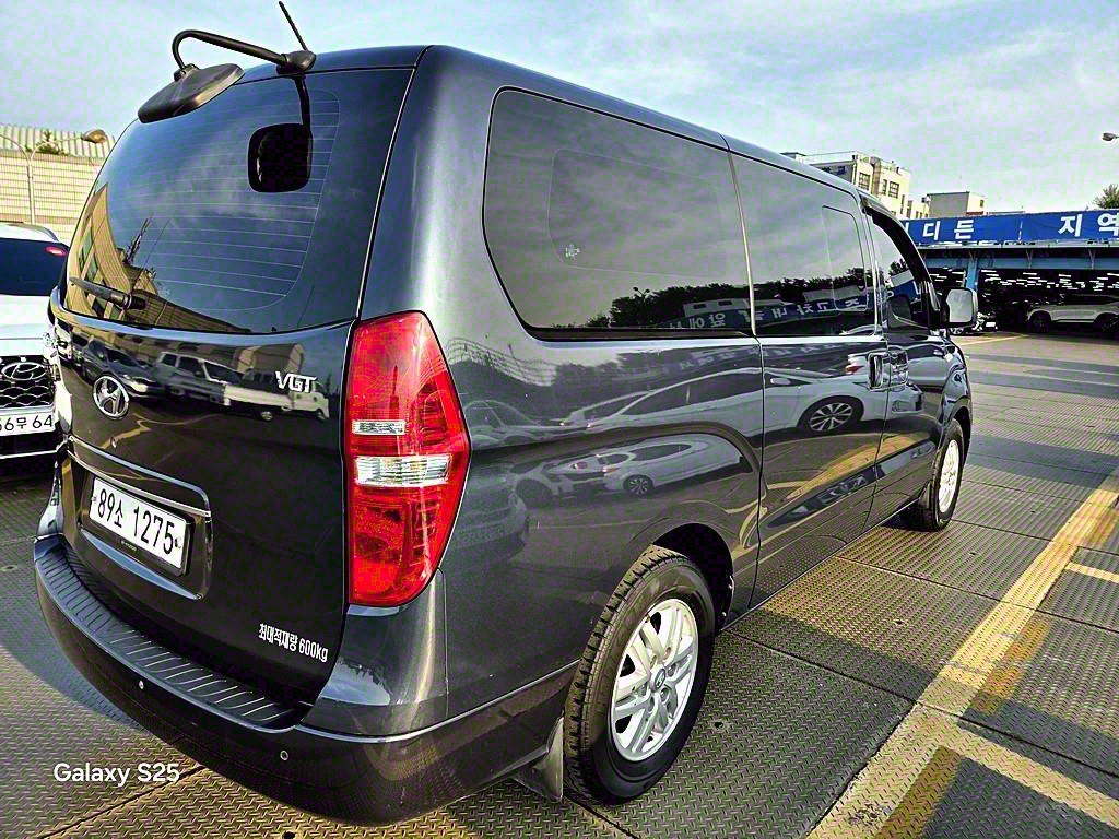 HYUNDAI Starex - Vista 5