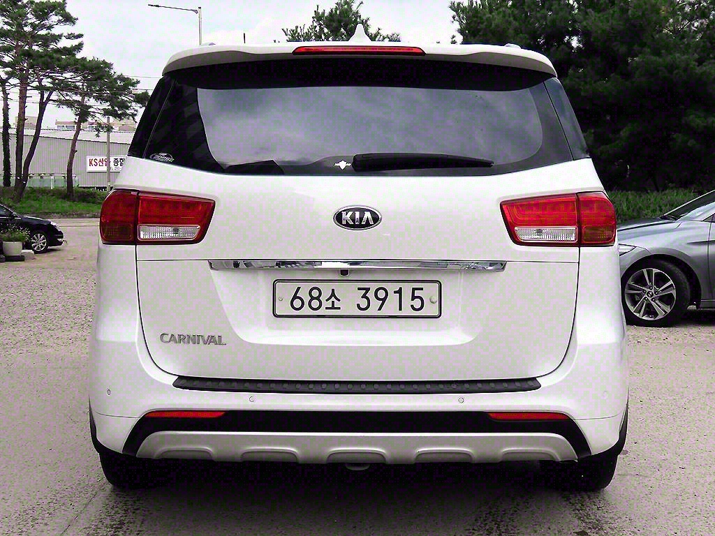 KIA Carnival - Vista 4