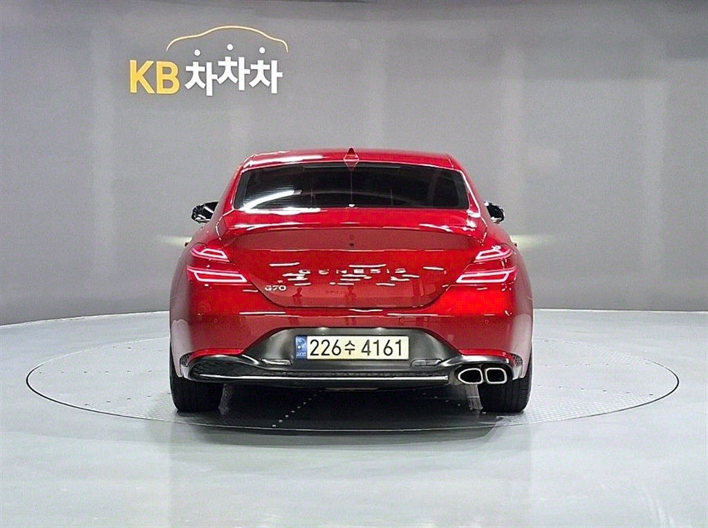 Genesis G70 - Vista 4