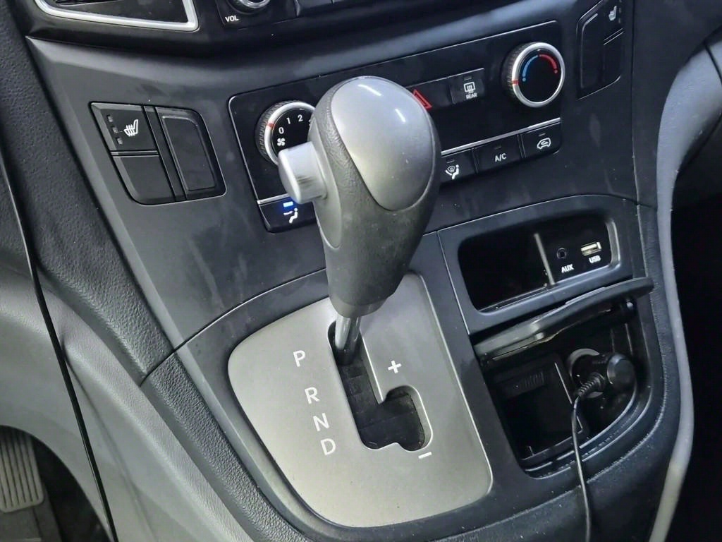 HYUNDAI Starex - Vista 8