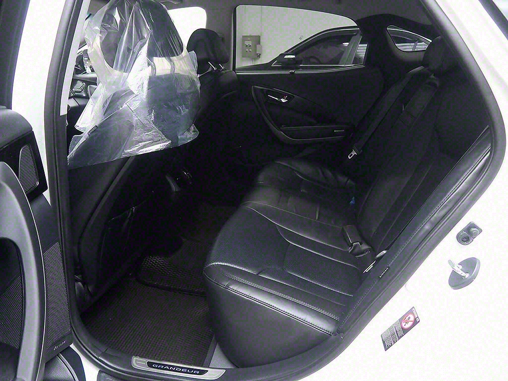 HYUNDAI Grandeur 2017 Blanco - Importación desde Corea - HF Imports Iquique - Foto 12