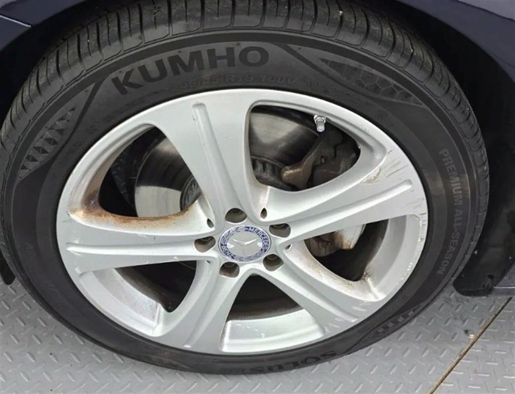 Mercedes Benz E class - Vista 5