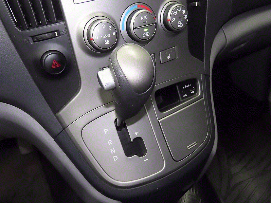 HYUNDAI Starex - Vista 12