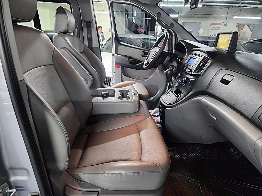 HYUNDAI Starex 2019 Gris - Importación desde Corea - HF Imports Iquique - Foto 17