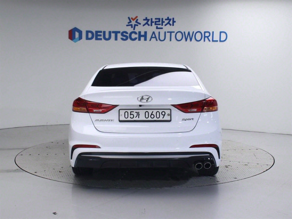 HYUNDAI Avante - Vista 4