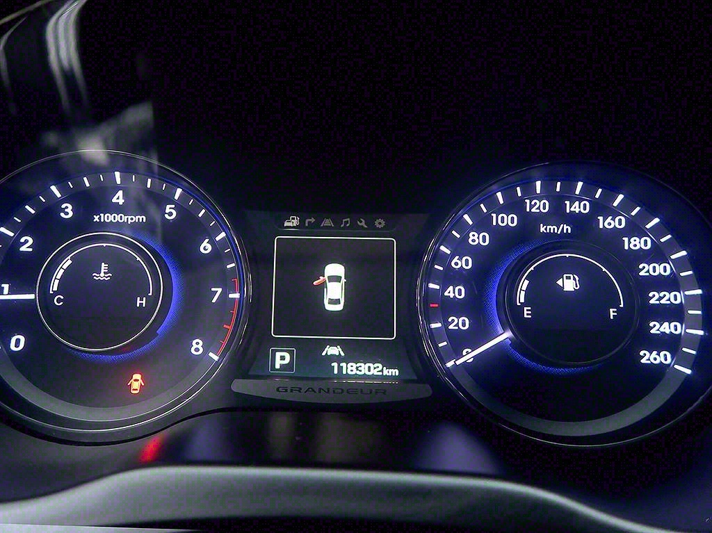 HYUNDAI Grandeur - Vista 11