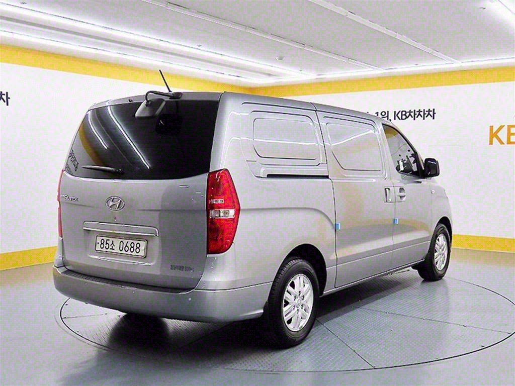 HYUNDAI Starex - Vista 4