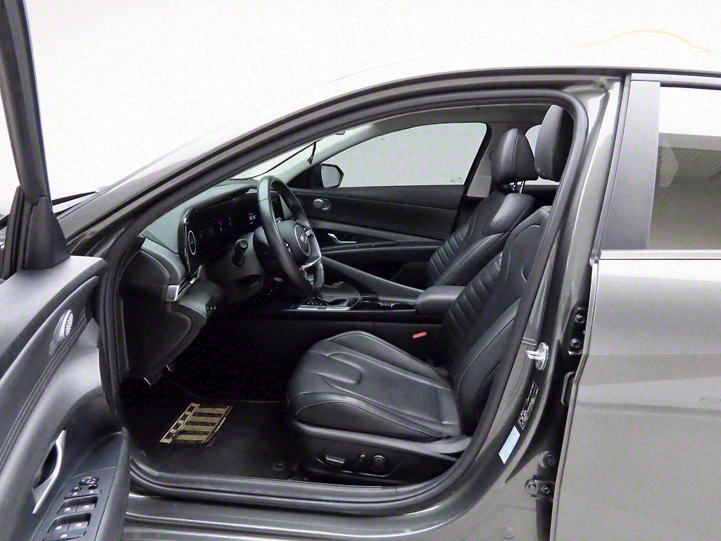 HYUNDAI Avante - Vista 12