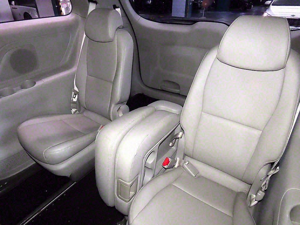 KIA Carnival - Vista 8