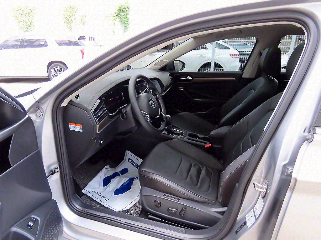 Volkswagen Jetta - Vista 5