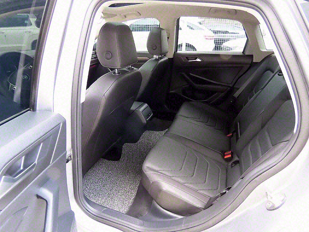 Volkswagen Jetta - Vista 6