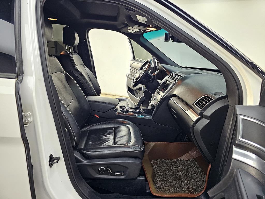 Ford Explorer - Vista 11