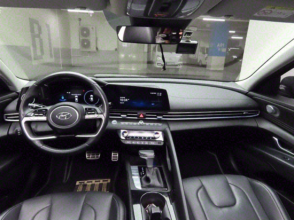 HYUNDAI Avante - Vista 8