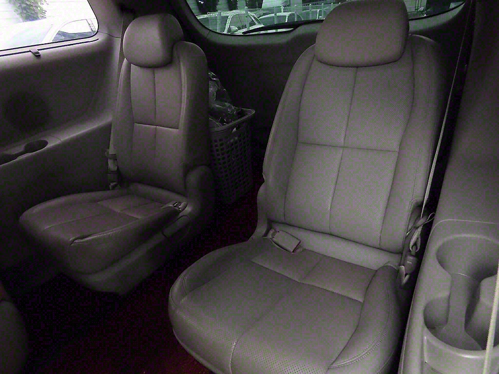 KIA Carnival - Vista 7