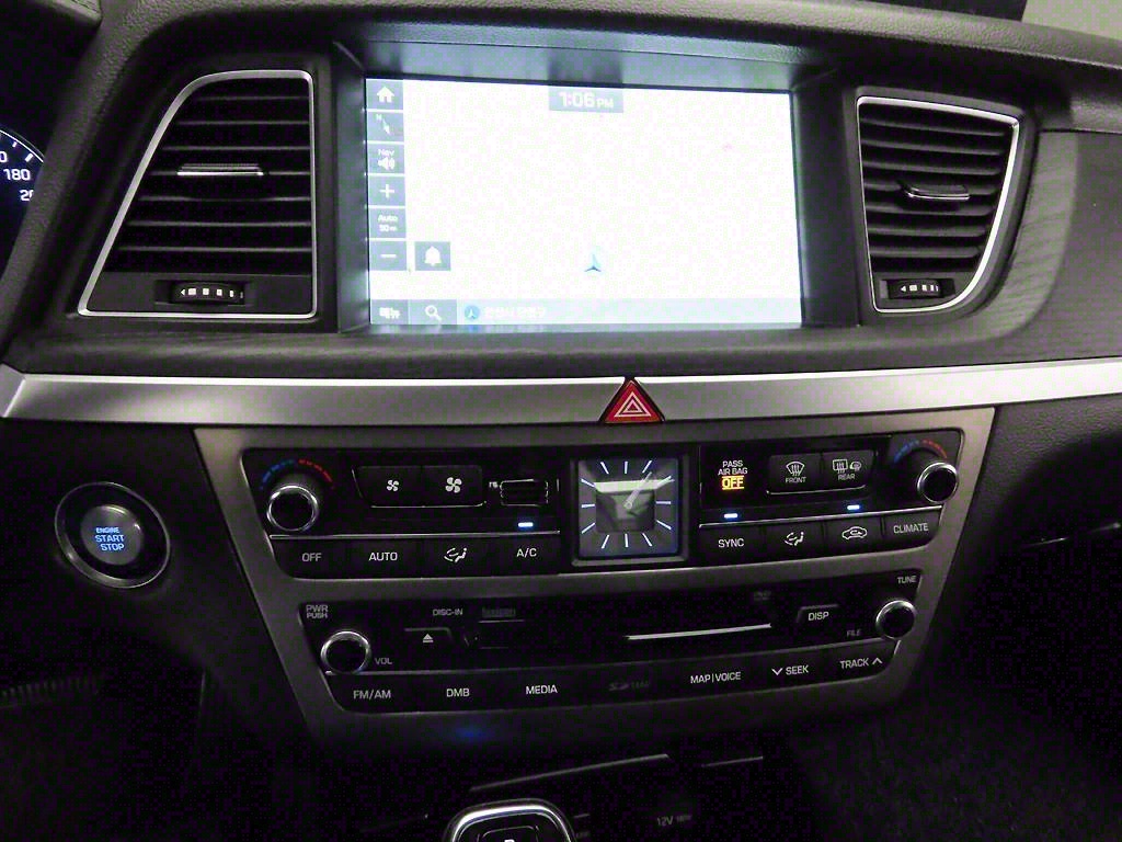 HYUNDAI Genesis - Vista 10