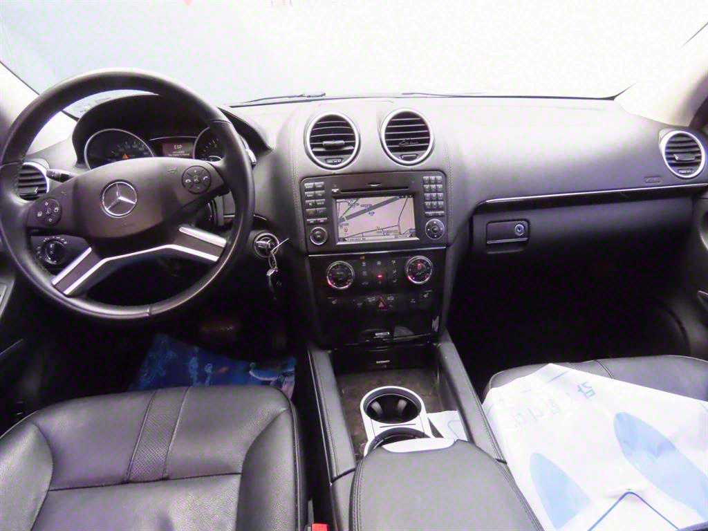 Mercedes Benz M Class - Vista 9