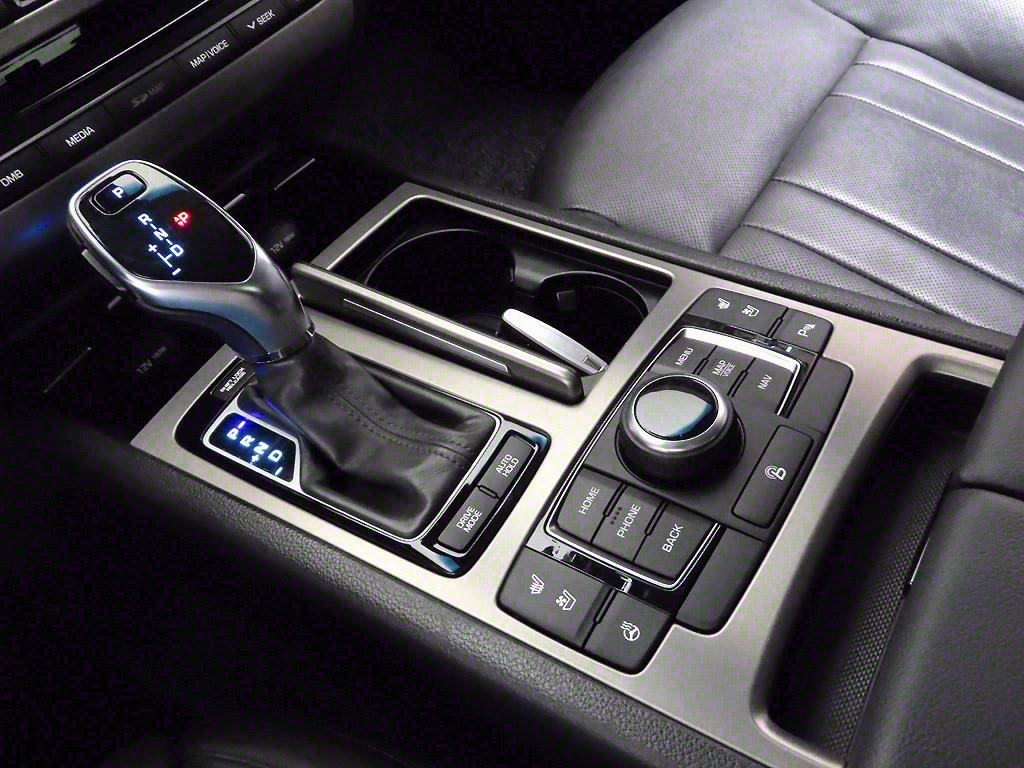 HYUNDAI Genesis - Vista 11