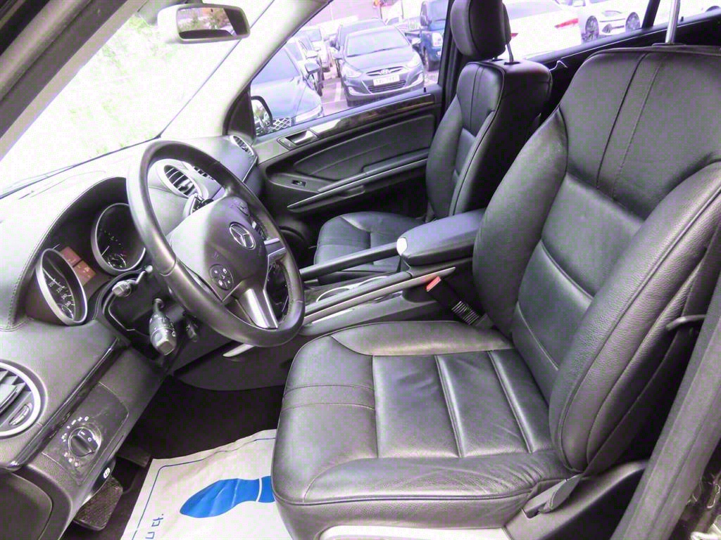 Mercedes Benz M Class - Vista 11