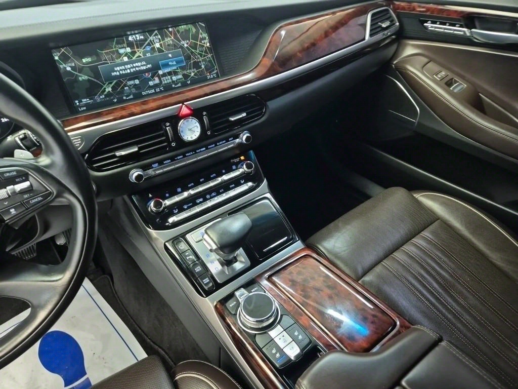 Genesis EQ900 - Vista 10