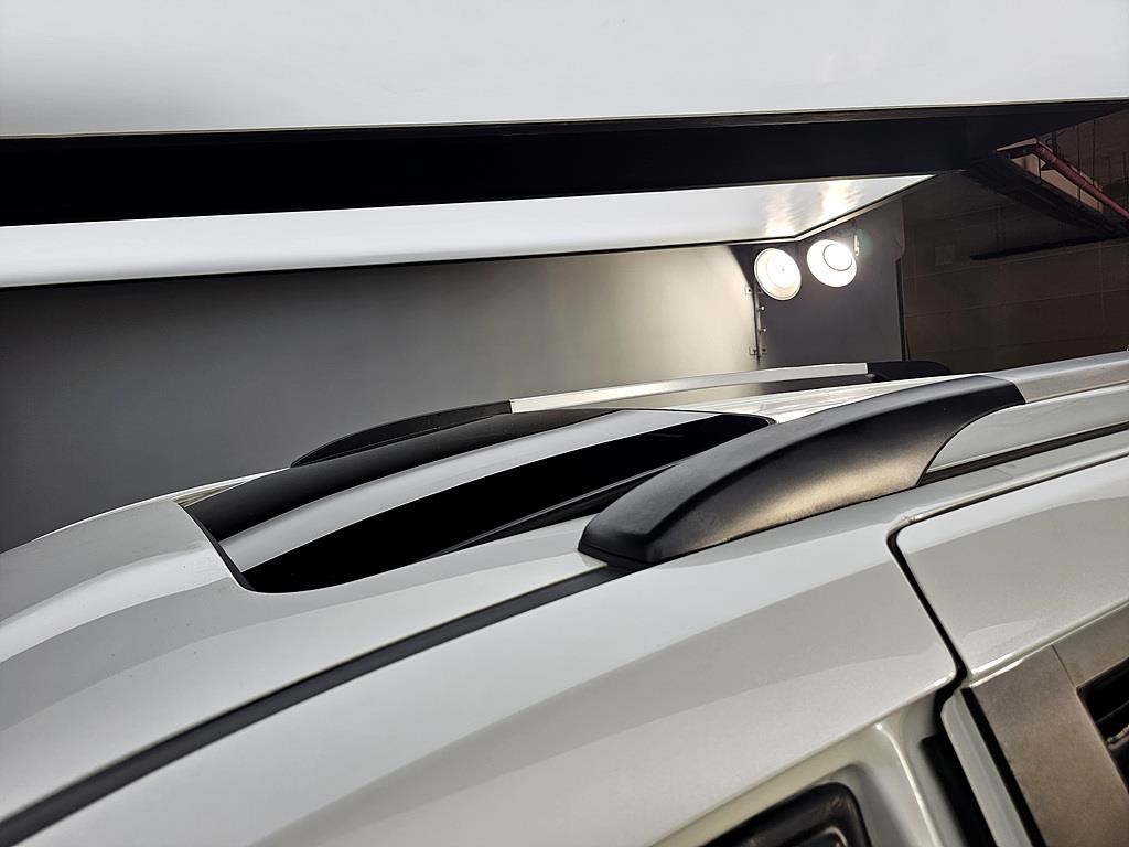 KIA Carnival - Vista 12