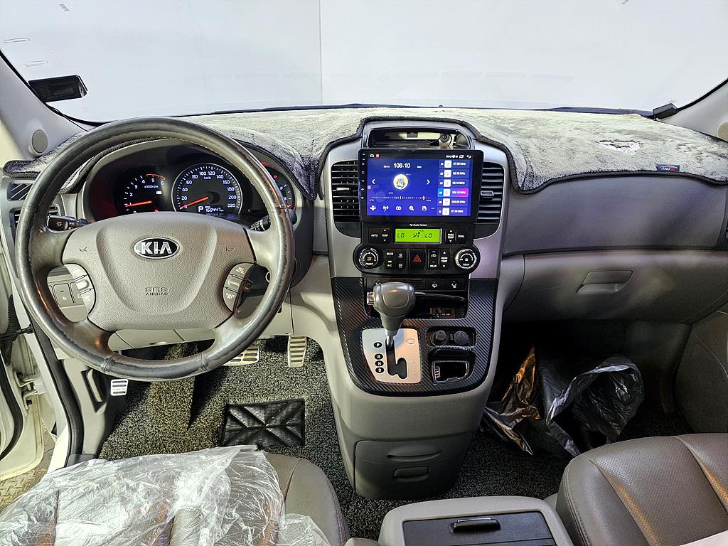 KIA Carnival - Vista 5