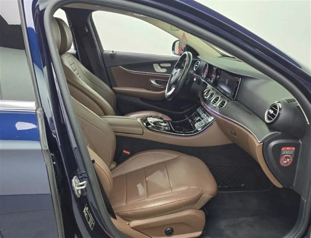 Mercedes Benz E class - Vista 11