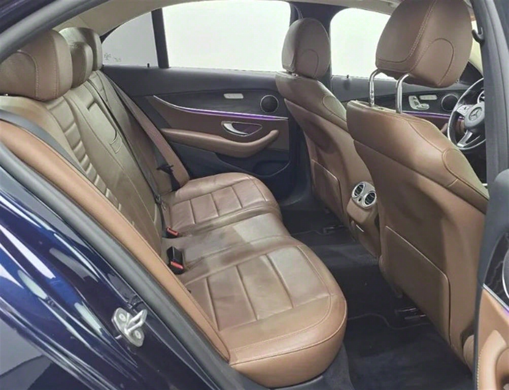 Mercedes Benz E class - Vista 12