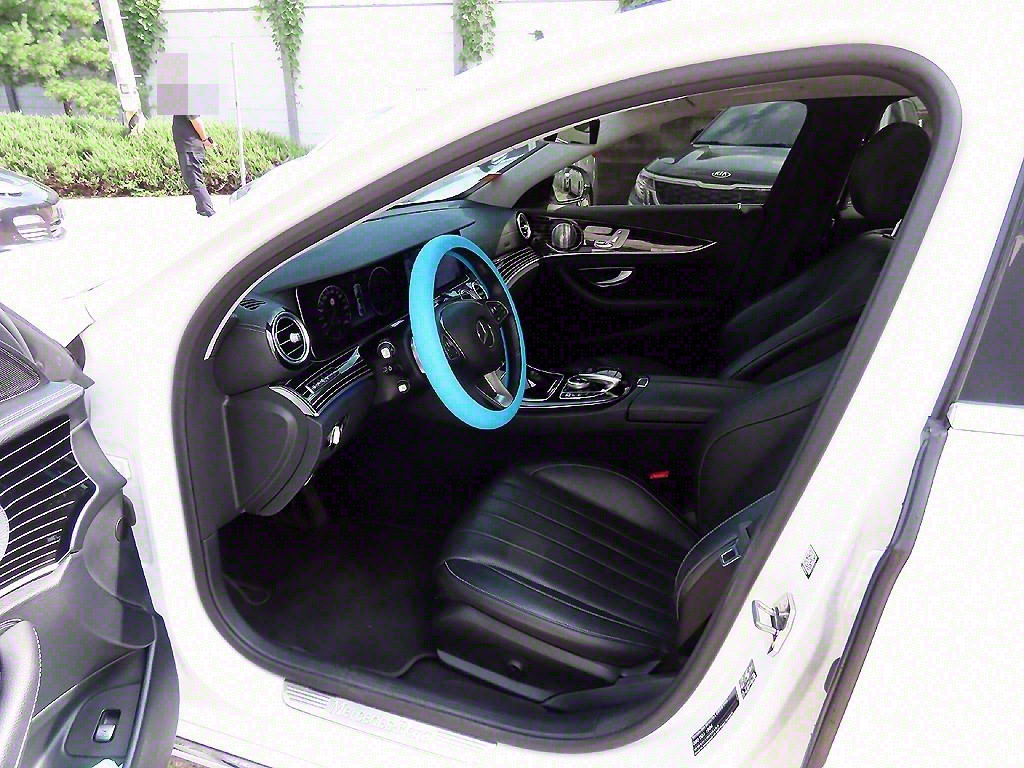 Mercedes Benz E class - Vista 5