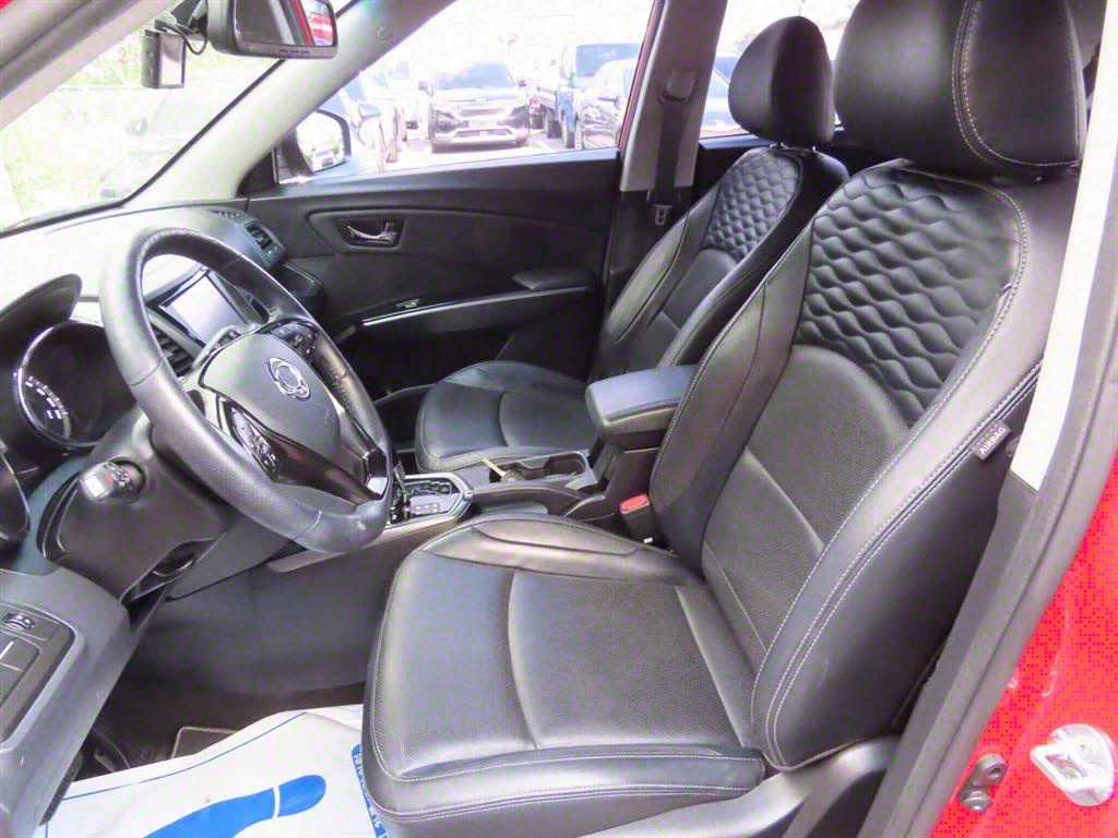 Ssangyong Tivoli 2018 Negro - Importación desde Corea - HF Imports Iquique - Foto 7