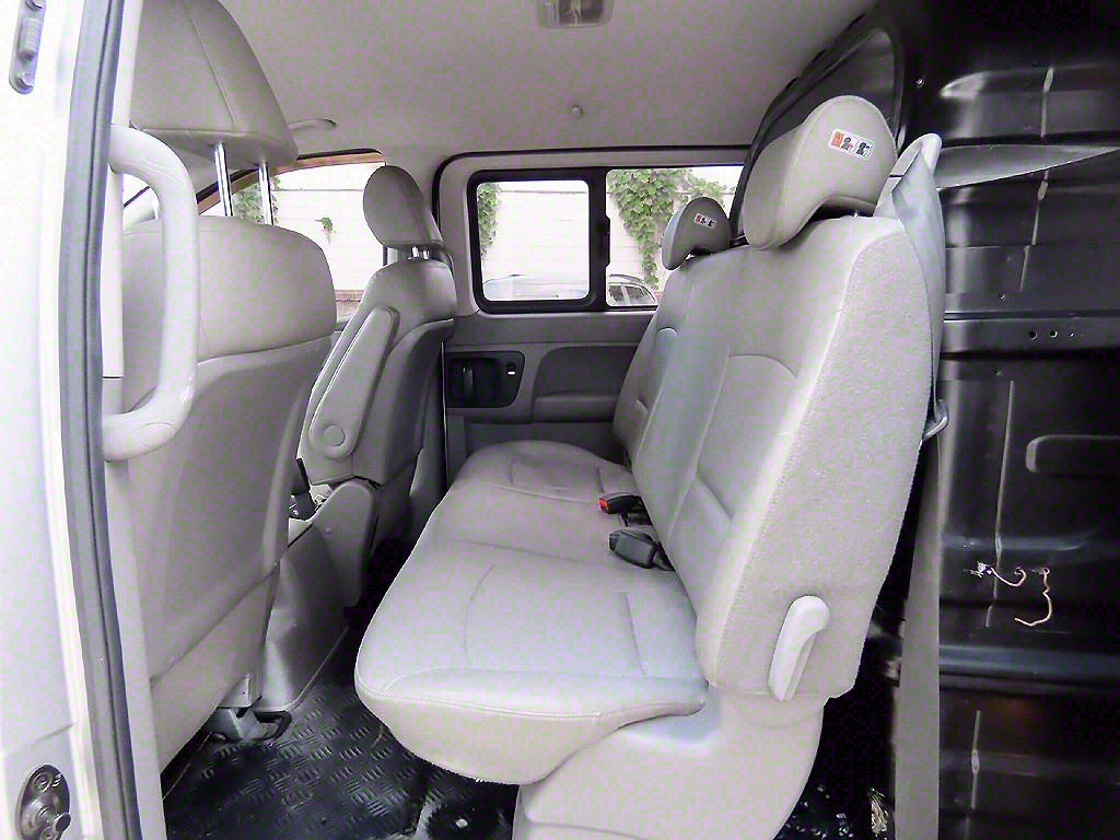 HYUNDAI Starex - Vista 6