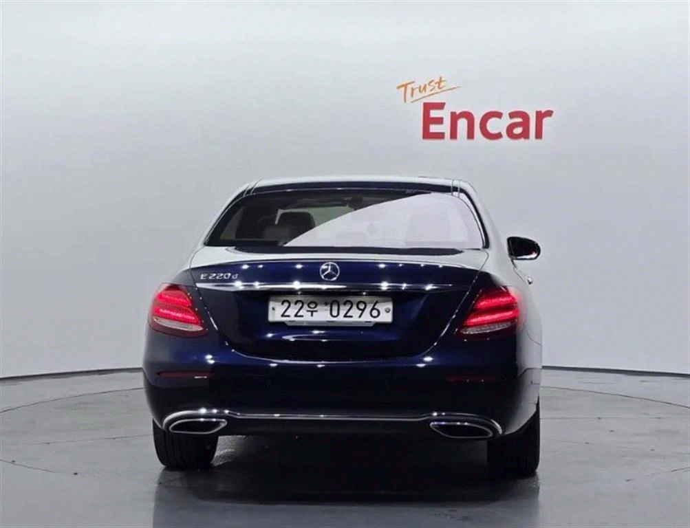 Mercedes Benz E class - Vista 4