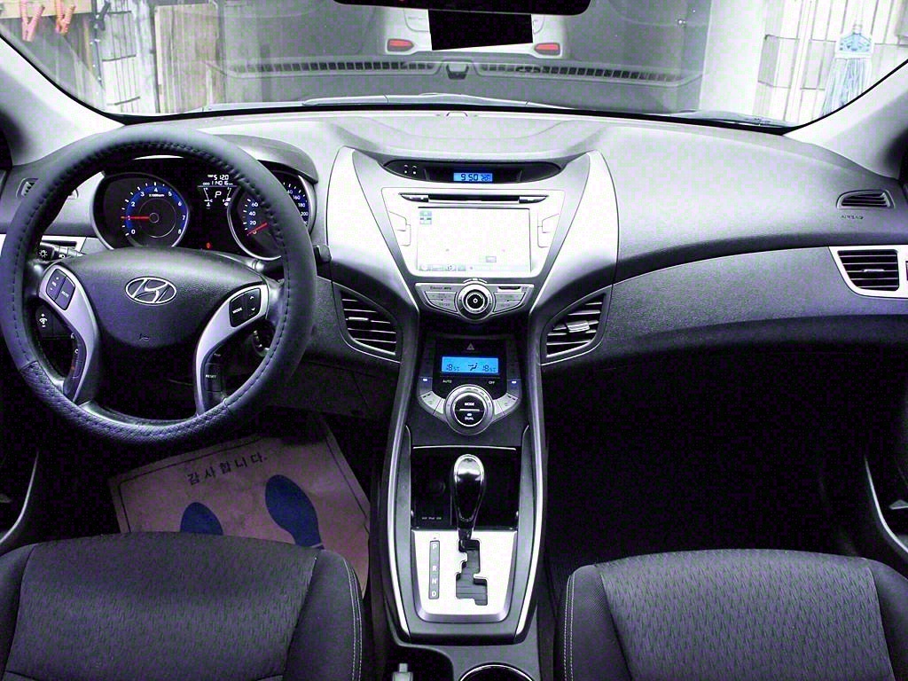 HYUNDAI Avante 2014 Gris - Importación desde Corea - HF Imports Iquique - Foto 7